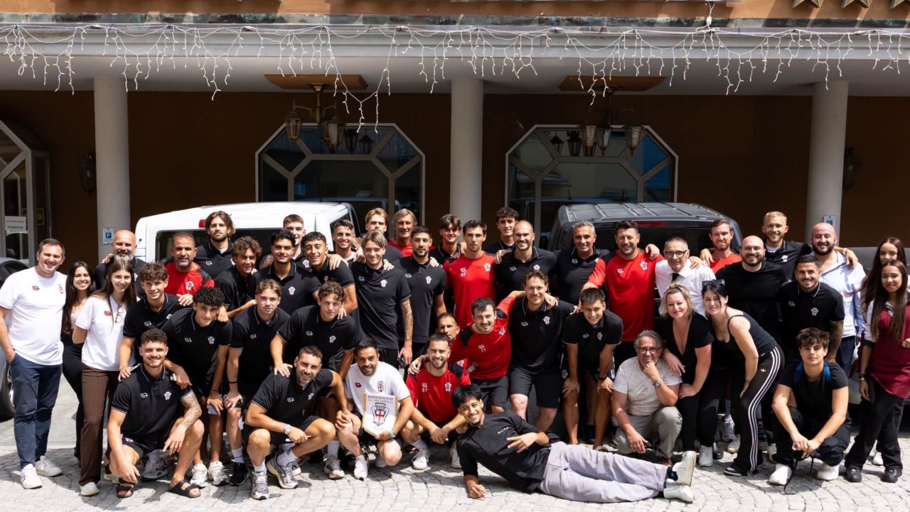 Questa sera (martedì 25 agosto), alle 19, la Pro Vercelli 2026-2027 si presenta alla Tenuta Castelletto di Caresana