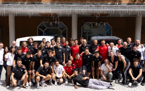 Questa sera (martedì 25 agosto), alle 19, la Pro Vercelli 2026-2027 si presenta alla Tenuta Castelletto di Caresana