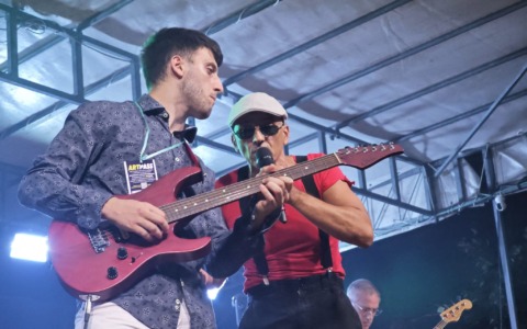 La vercellese Svalutation Band strega l’Emilia: che successo ad “Agosto con noi”!