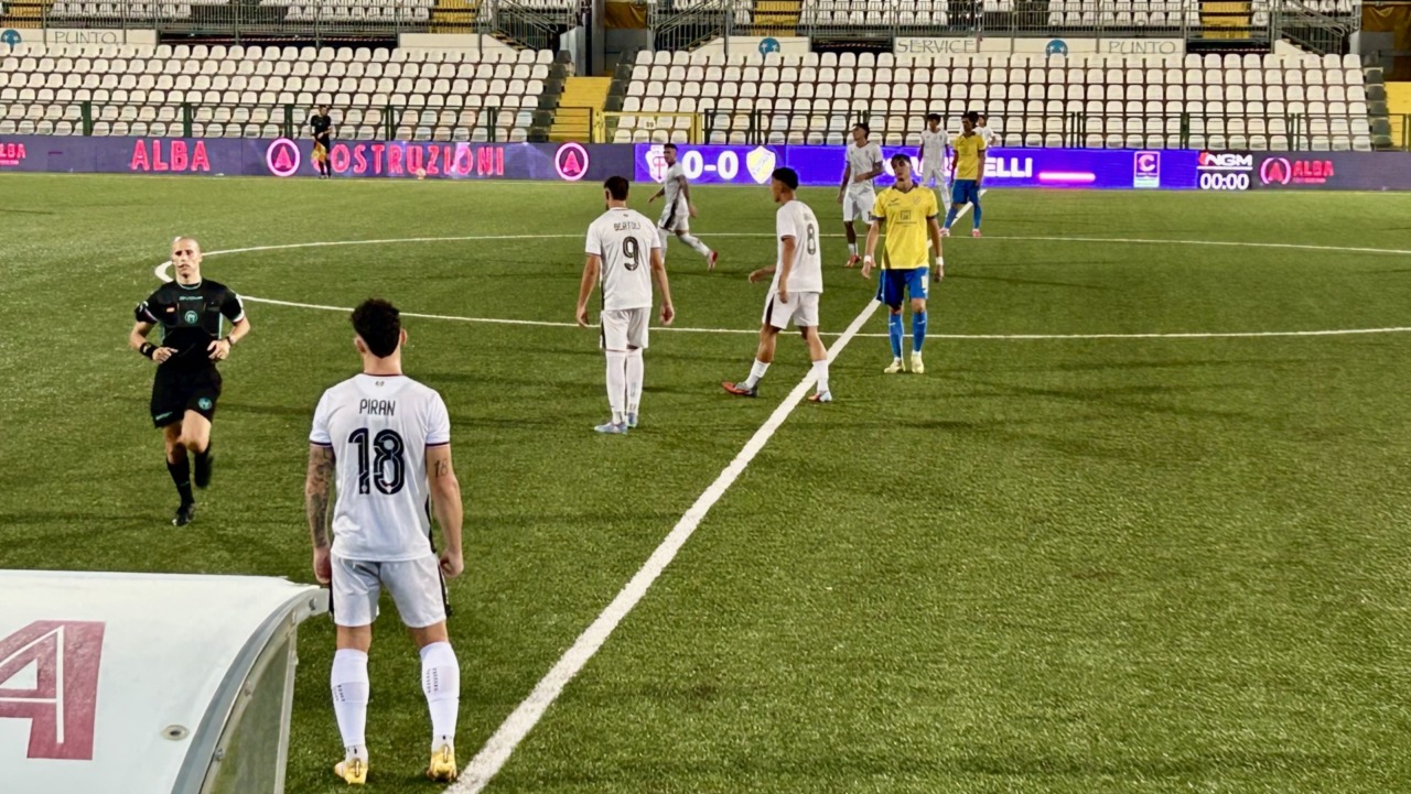 Comi in tribuna, Bertoli si prende la Pro Vercelli: vittoria ai rigori (7-6) sulla Pergolettese e passaggio del turno in Coppa