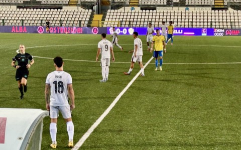 Comi in tribuna, Bertoli si prende la Pro Vercelli: vittoria ai rigori (7-6) sulla Pergolettese e passaggio del turno in Coppa
