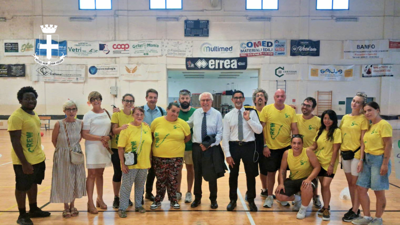 Il sindaco Scheda in visita al Centro estivo comunale di Vercelli in occasione della festa conclusiva