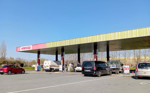Caro carburanti, Nova Coop allinea i prezzi Enercoop: tetto massimo di 1,99 al litro per la benzina e 2,19 per il diesel