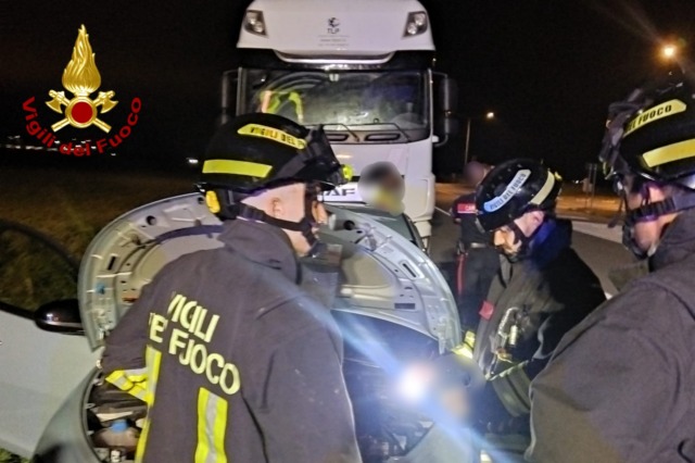 Incidente stradale a Prarolo, intervengono i Vigili del Fuoco