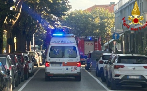 Aprono l’appartamento e permettono l’accesso dei sanitari dell’118: intervento dei Vigili del Fuoco in viale Rimembranza
