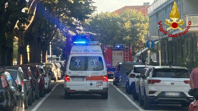 Aprono l’appartamento e permettono l’accesso dei sanitari dell’118: intervento dei Vigili del Fuoco in viale Rimembranza