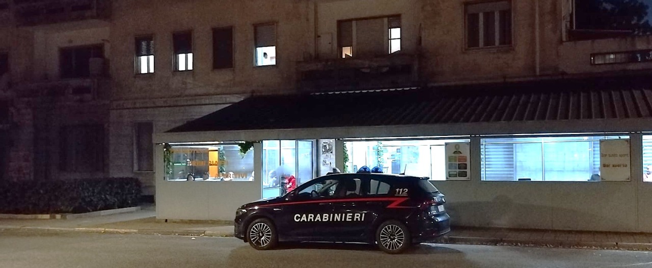 Coltellate tra stranieri al bar: arrestato l’aggressore, un 41enne rumeno