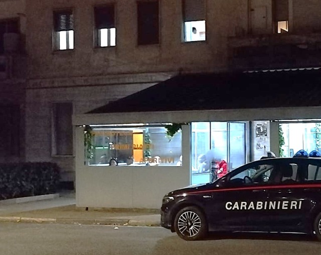 Coltellate tra stranieri al bar: arrestato l’aggressore, un 41enne rumeno