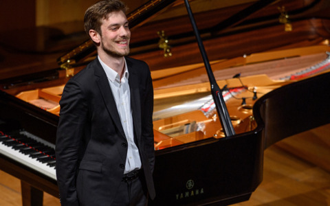 Dominic Chamot inaugura il 76º Concorso Viotti di Pianoforte al Museo Borgogna