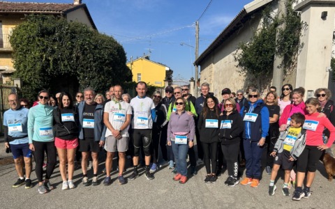 Sesia Running: grande successo a Brarola per la camminata benefica del Nastro Viola