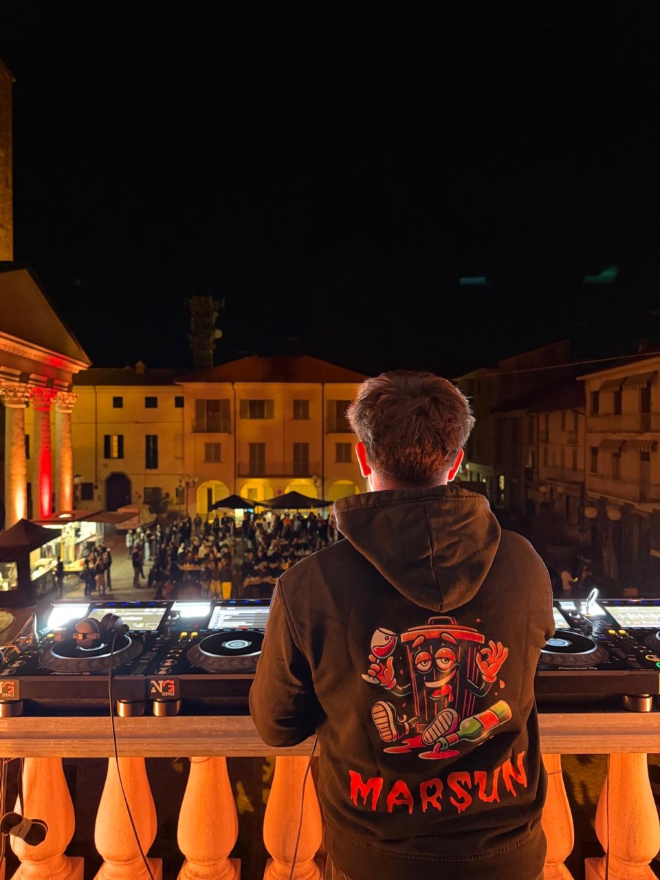 Santhià in festa: il successo dei Marsun in Piazza Roma