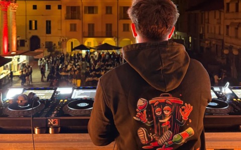 Santhià in festa: il successo dei Marsun in Piazza Roma