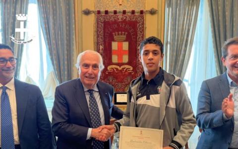Badreddine Elbassri e il titolo italiano: il Comune di Vercelli premia il giovane campione dell’Atletica 78